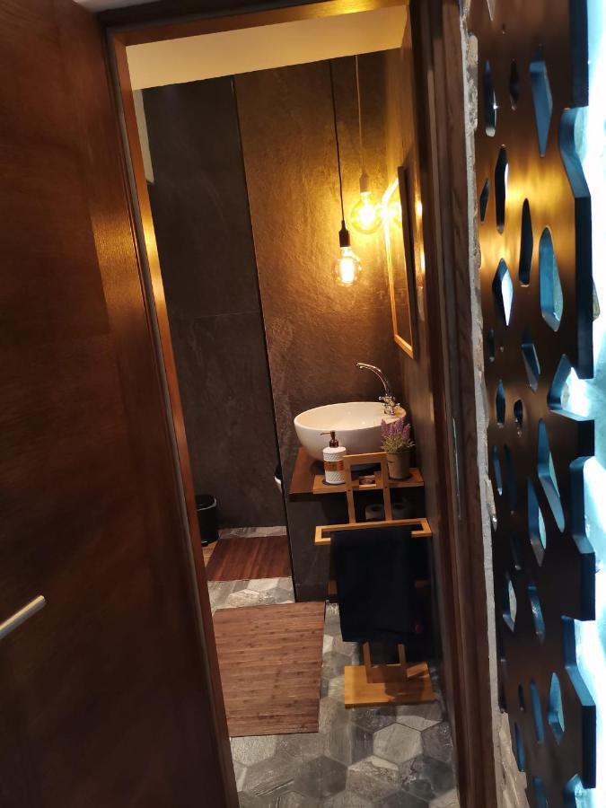 Studio Apartman Black & White Centar Sarajevo Free Parking ภายนอก รูปภาพ