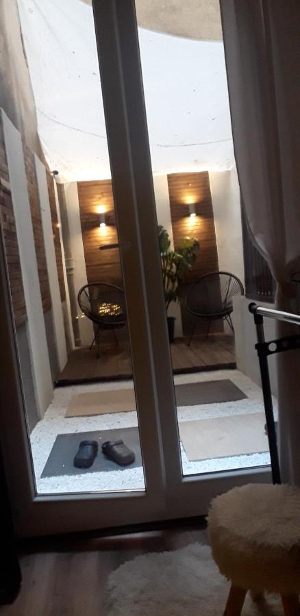 Studio Apartman Black & White Centar Sarajevo Free Parking ภายนอก รูปภาพ