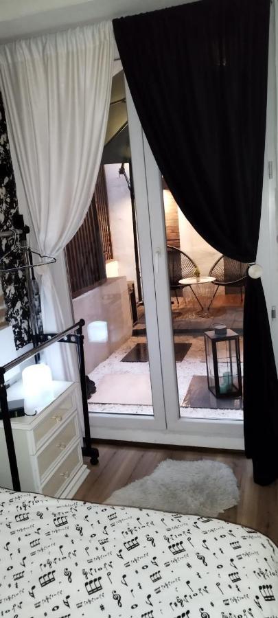 Studio Apartman Black & White Centar Sarajevo Free Parking ภายนอก รูปภาพ